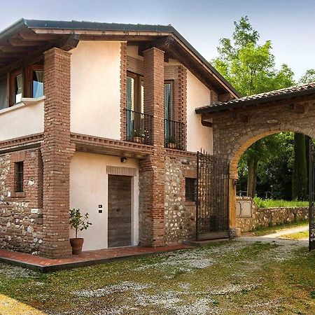 Bed and Breakfast Antico Cascinale Lombardo Lonato del Garda Zimmer foto
